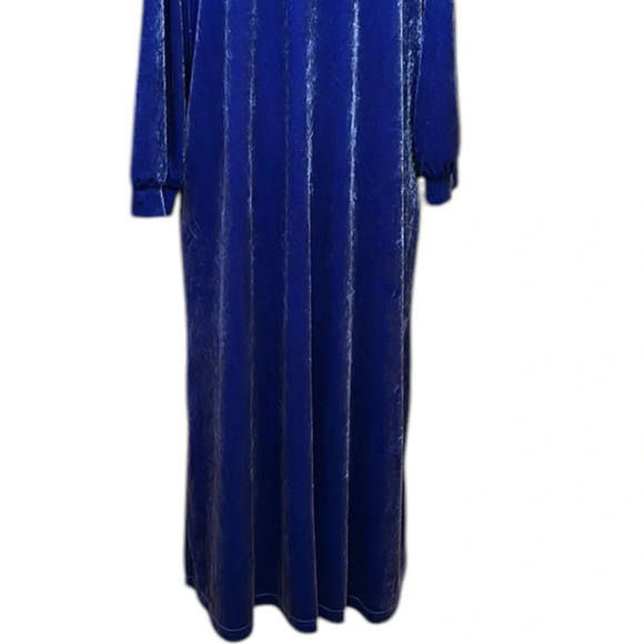 The Vermont Country Store Blue Velour Robe Long Length Crushed Velvet, Small - Picture 10 of 14
